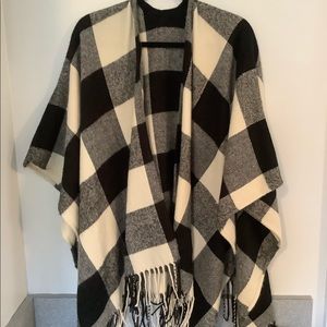 Ladies Cape plaid